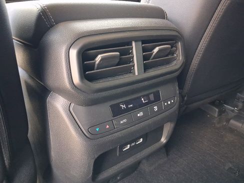 Used 2023 Honda Pilot Touring image 23