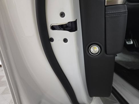 Used 2023 Rivian R1S Launch Edition AWD/4WD image 31