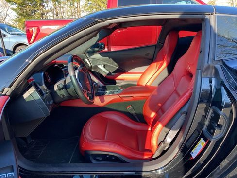 Used 2015 Chevrolet Corvette Z06 w/ 3LZ Preferred Equipment Group image 8