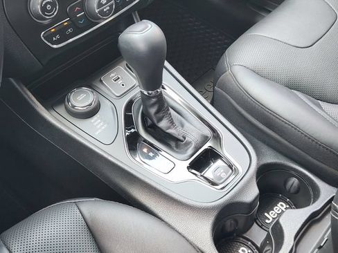Certified 2021 Jeep Cherokee Limited AWD/4WD image 21
