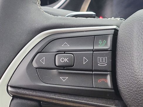 Used 2023 Jeep Grand Cherokee Altitude image 21