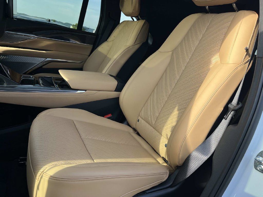 Certified 2026 Cadillac Escalade IQ Sport 2 AWD/4WD image 23