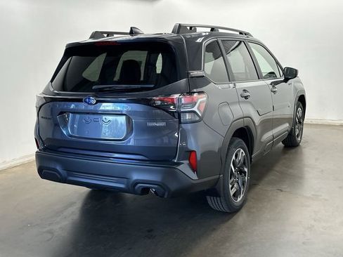 Used 2025 Subaru Forester Premium image 30