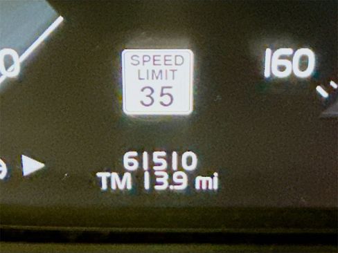 Used 2016 Volvo XC90 T6 Momentum w/ Vision Package image 12