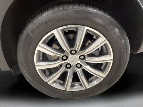 Used 2023 Cadillac XT4 Sport w/ Cold Weather Package AWD/4WD image 17