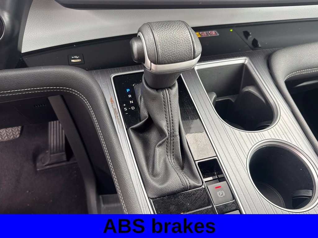 Used 2025 Toyota Sienna XLE FWD image 12