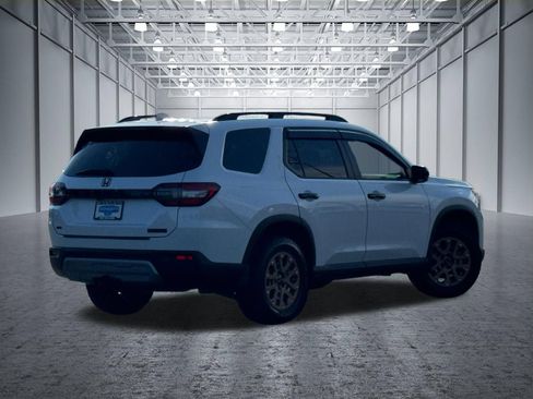 Used 2024 Honda Pilot TrailSport image 11