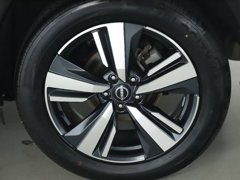 Used 2023 Nissan Rogue SL AWD/4WD image 41