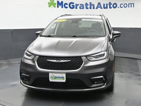 Used 2022 Chrysler Pacifica Touring-L FWD image 5