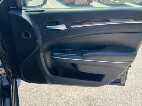 Used 2012 Chrysler 300 C w/ 19-Premium Speaker Group RWD image 31