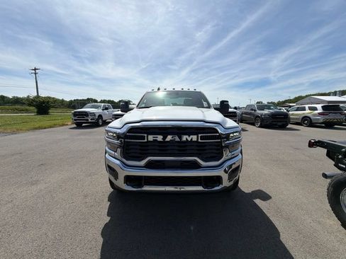 New 2026 RAM 5500 Tradesman w/ Chrome Appearance Group AWD/4WD image 8