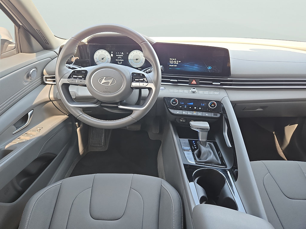 Certified 2025 Hyundai Elantra SEL FWD image 10