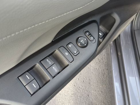 Used 2018 Honda Civic Touring image 18