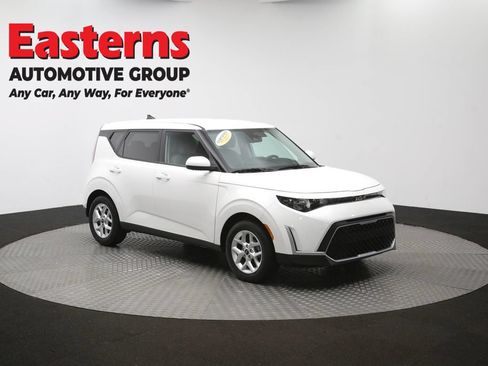 Used 2025 Kia Soul LX FWD image 47