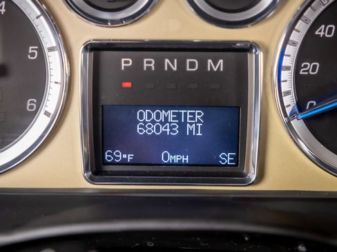 Used 2014 Cadillac Escalade Platinum image 27
