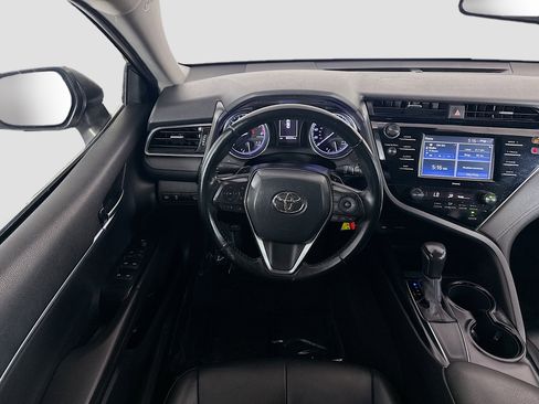 Used 2020 Toyota Camry SE image 17