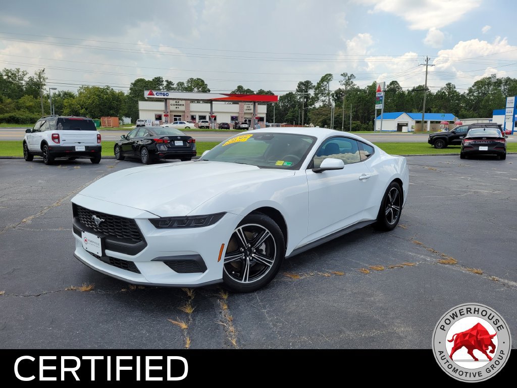 Used 2025 Ford Mustang Coupe RWD image 2