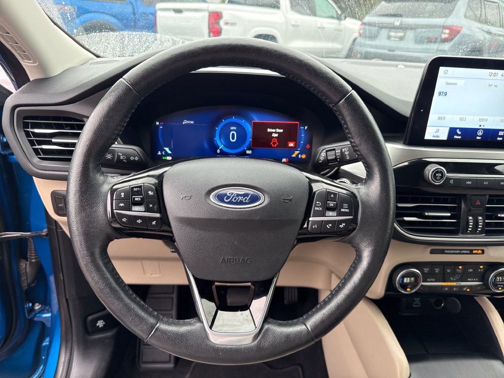 Used 2021 Ford Escape Titanium AWD/4WD image 15