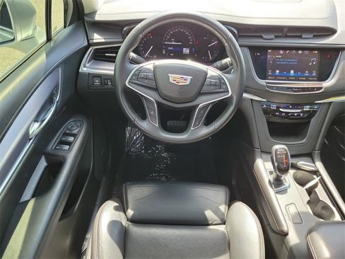 Used 2017 Cadillac XT5 Luxury image 13