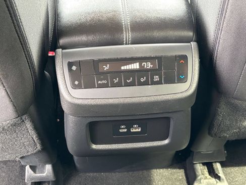Used 2025 Nissan Pathfinder SV FWD image 17
