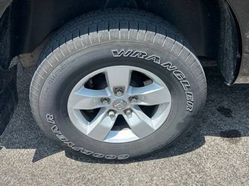 Used 2017 RAM 1500 ST w/ SXT Appearance Group AWD/4WD image 32