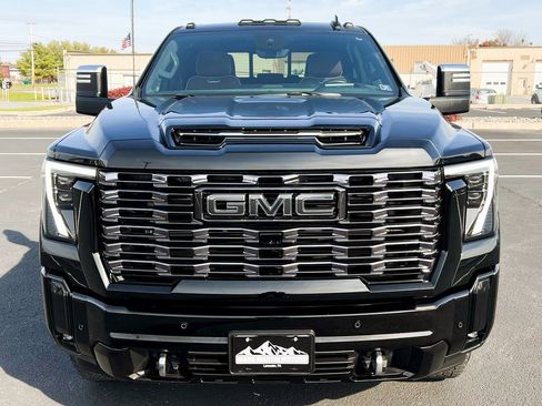 Used 2025 GMC Sierra 3500 Denali Ultimate image 17