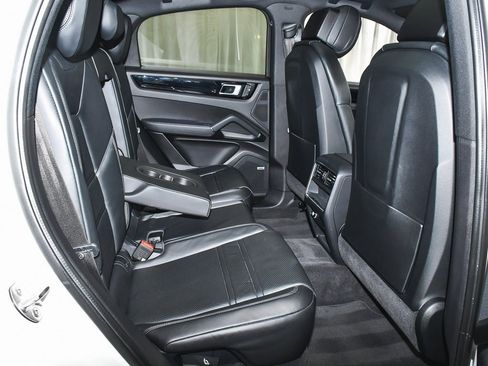 Used 2022 Porsche Cayenne Coupe image 55