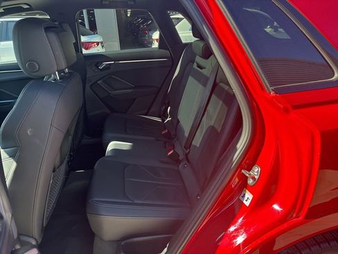 Used 2025 Audi Q3 2.0T Premium w/ Convenience Package image 14