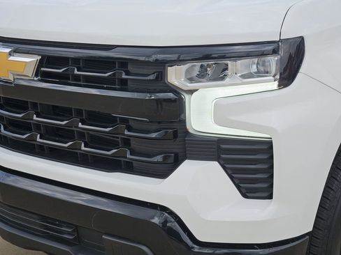 Used 2025 Chevrolet Silverado 1500 LT RWD image 12