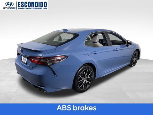 Used 2023 Toyota Camry SE image 6