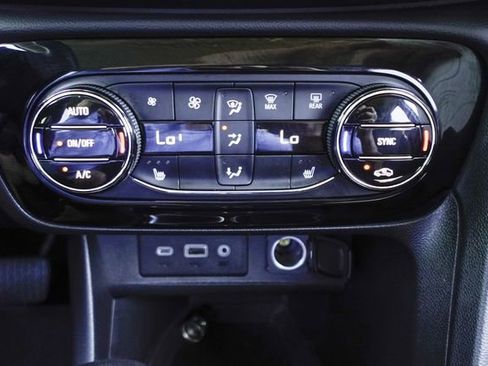 Used 2022 Buick Encore GX Select w/ Sport Touring Package image 21