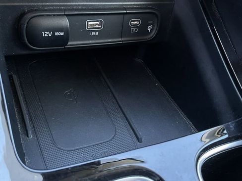 Used 2025 Kia Telluride S image 19