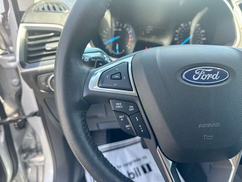 Used 2018 Ford Edge SEL w/ Ford Safe & Smart Package FWD image 23