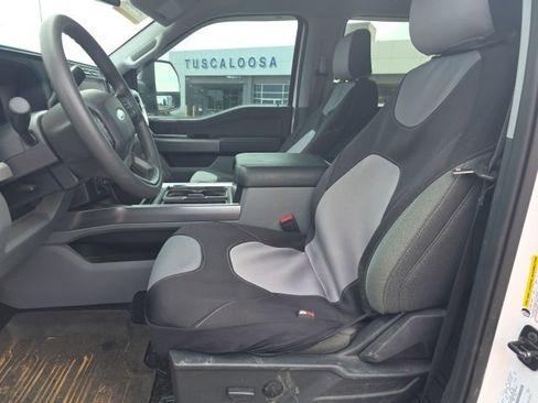 Used 2024 Ford F250 XLT w/ Black Appearance Package AWD/4WD image 9