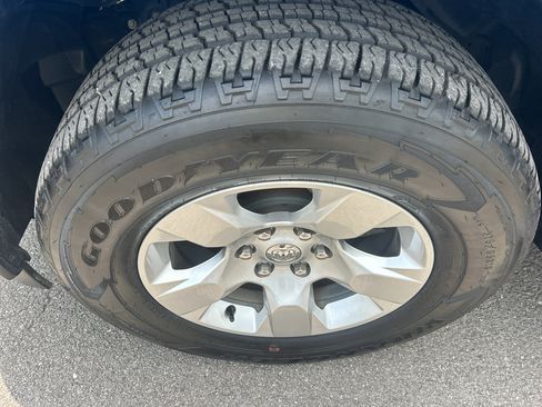 Used 2025 RAM 1500 Big Horn AWD/4WD image 11