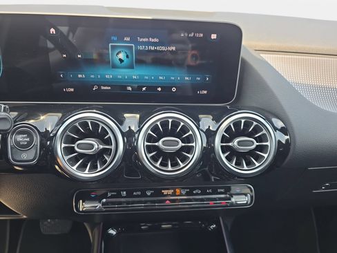 Certified 2021 Mercedes-Benz GLA 250 image 20
