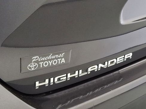Used 2023 Toyota Highlander LE FWD image 37