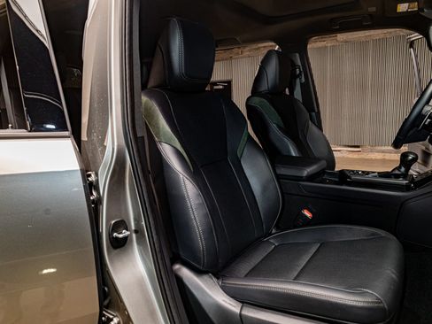 Used 2025 Lexus GX 550 AWD/4WD image 28