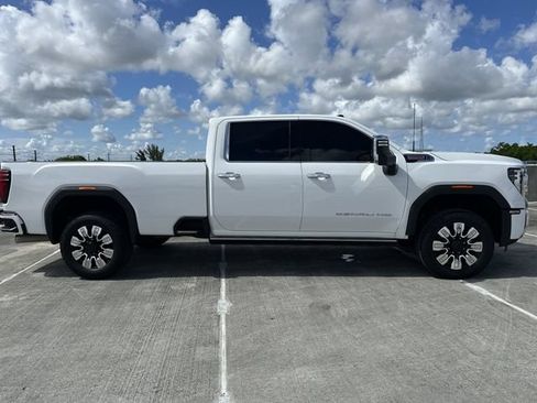 Used 2024 GMC Sierra 3500 Denali w/ Denali Reserve Package AWD/4WD image 14