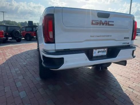 Used 2023 GMC Sierra 3500 AT4 w/ AT4 Premium Plus Package AWD/4WD image 9