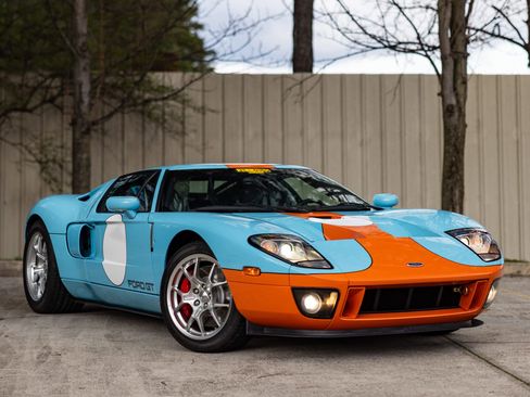 Used 2006 Ford GT RWD image 1