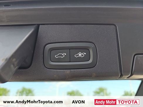 Used 2022 Volvo XC60 B5 Momentum w/ Climate Package AWD/4WD image 31
