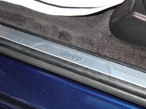 Used 2018 Jeep Grand Cherokee High Altitude image 24