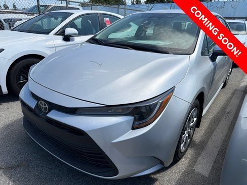 Used 2026 Toyota Corolla LE FWD image 2