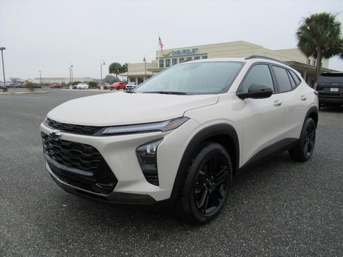 New 2026 Chevrolet Trax ACTIV w/ Sunroof Package image 3