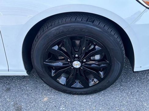 Used 2025 Chevrolet Malibu LT image 10