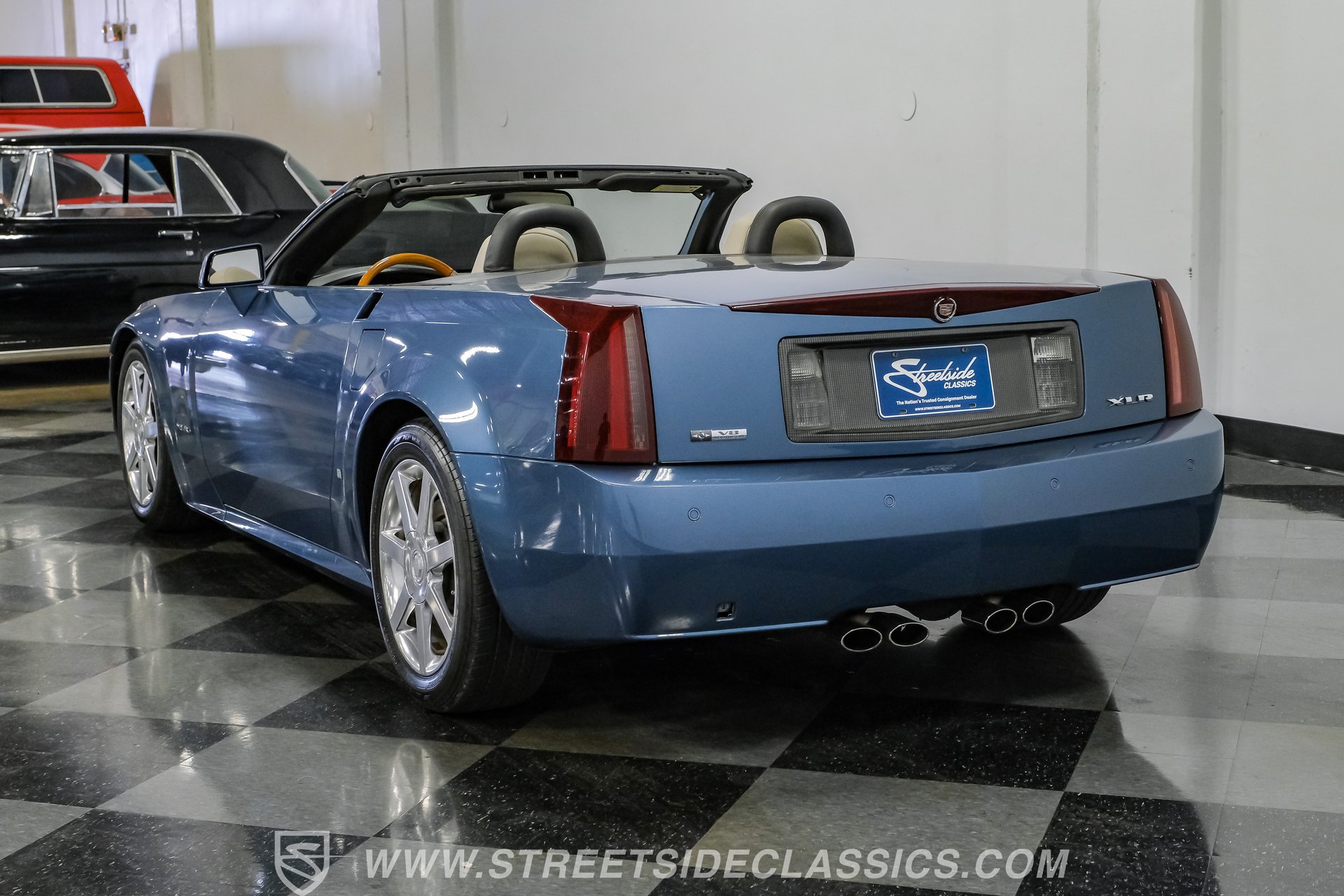 Used 2006 Cadillac XLR RWD image 10