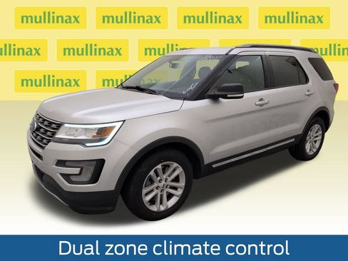 Certified 2017 Ford Explorer XLT w/ Equipment Group 202A FWD image 11