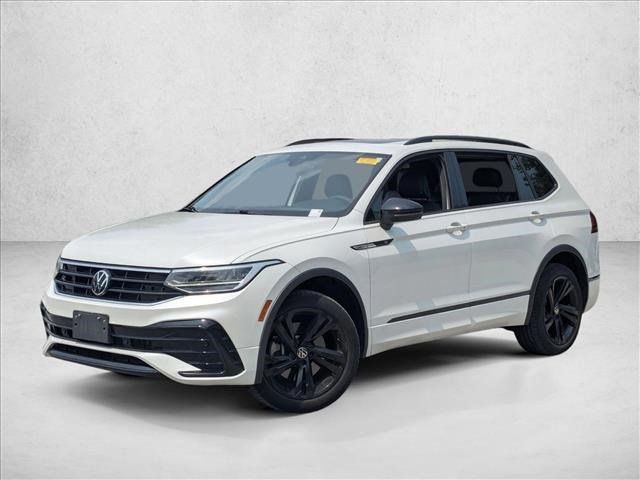 Used 2024 Volkswagen Tiguan SE R-Line FWD image 1