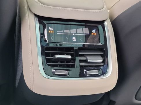 New 2026 Volvo XC90 B6 Core w/ Protection Package AWD/4WD image 15
